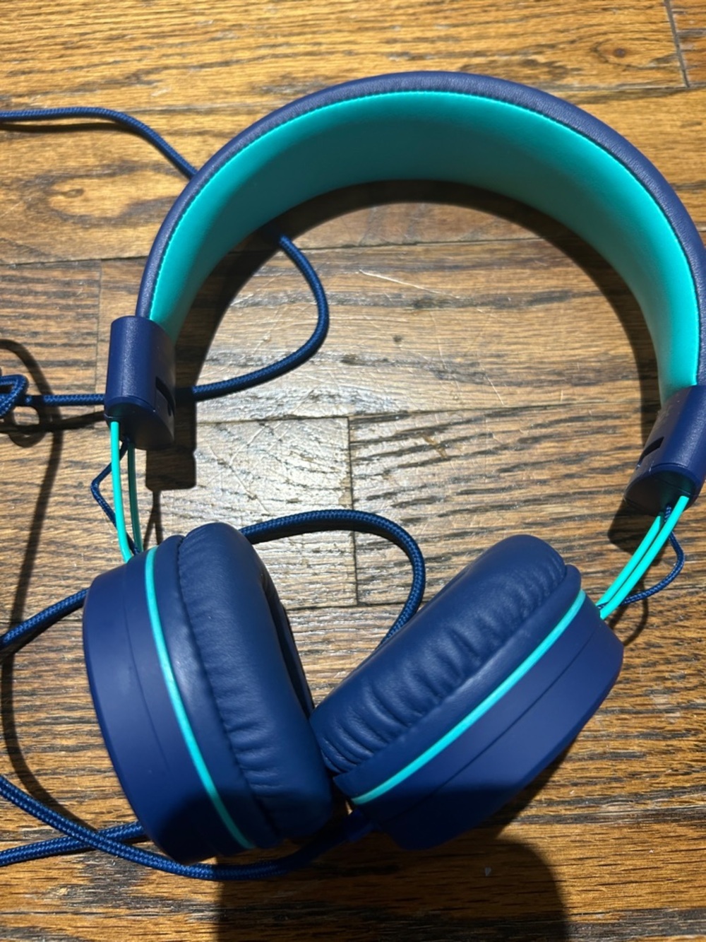 Over-Ear Wired Headphones in Teal and Navy - Comfortable Sound - Picture 8 of 9